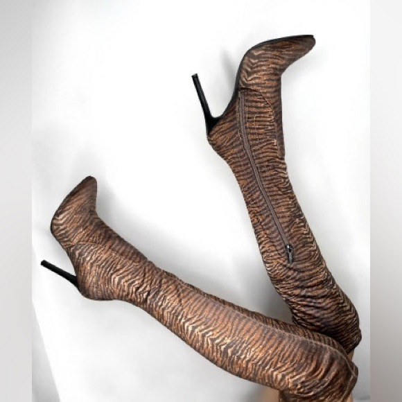 Thigh high brown zebra print boots - Picture 3 of 4